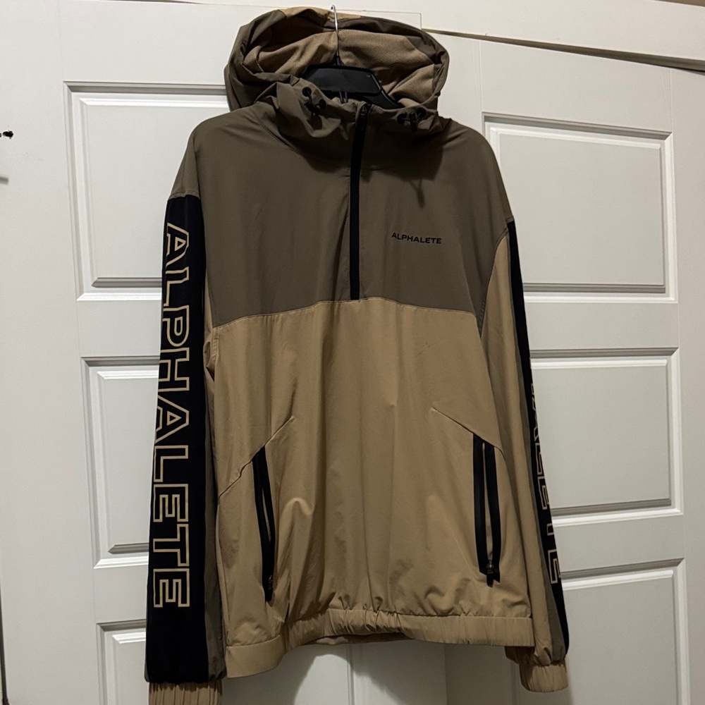 Alphalete Men's Two-Tone Windbreaker